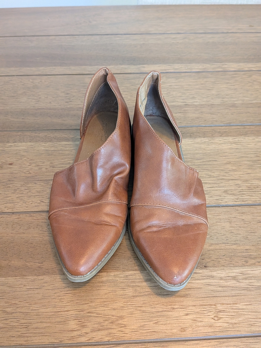 Universal Thread Wenda Cut Out Flats Cognac Brown Pointed Toe Size 7 Office Neut